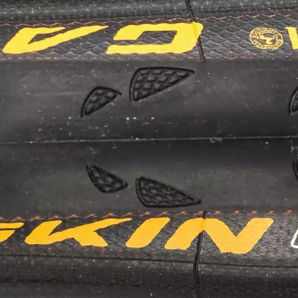 Copertone CONTINENTAL GATORSKIN 700x23c TubeType Flessibile 4 Copertone CONTINENTAL GATORSKIN 700x23c TubeType Flessibile - immagine 2